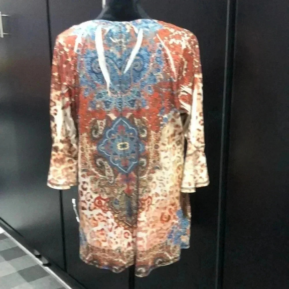 Energe Boho & Animal print, bell mid sleeve,v-neck,gold button detail - Picture 5 of 9